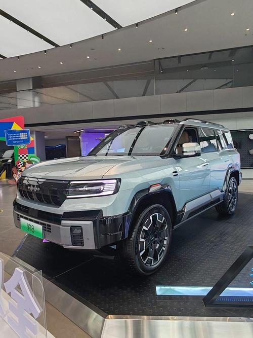 成都136比亚迪方程豹硬派越野的爆款，英菲尼迪35周年与你共成长